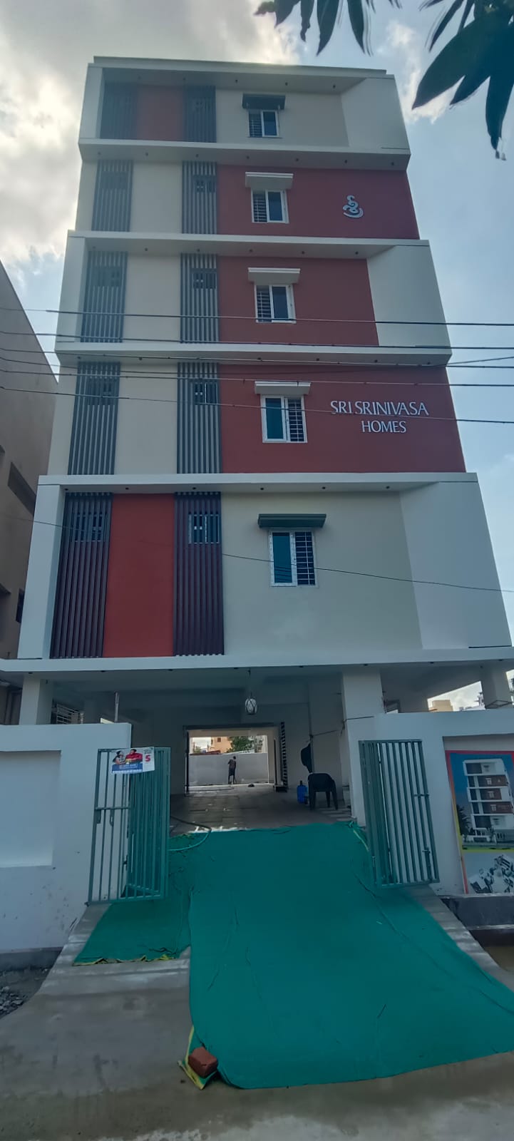 Flats & Apartment Complexes